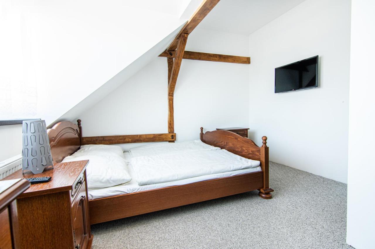 Penzion Zlaté Slunce Chocenice Extérieur photo