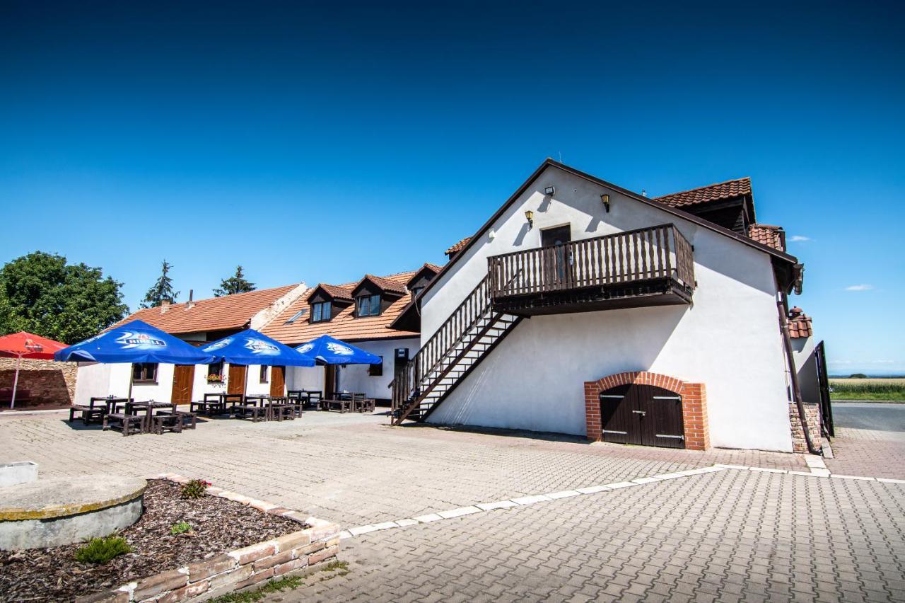 Penzion Zlaté Slunce Chocenice Extérieur photo