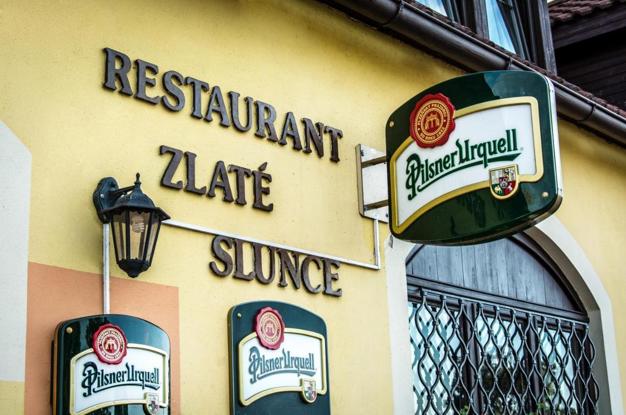 Penzion Zlaté Slunce Chocenice Extérieur photo